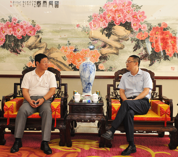 黑龙江省双鸭山市市长李玉刚来访澳门真人百家家乐药业