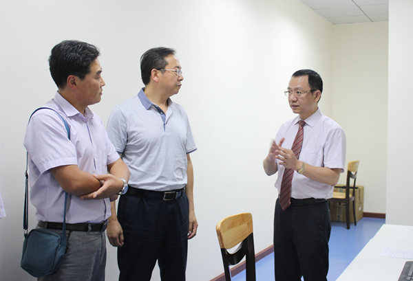 内蒙古自治区中医院院长杨广源来访澳门真人百家家乐药业