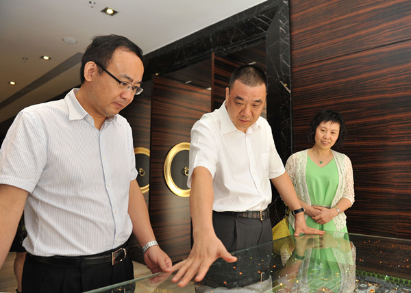 华南理工大学工商管理学院院长朱桂龙来访澳门真人百家家乐药业